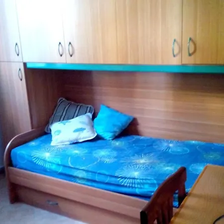 House With 2 Bedrooms In With Furnished Balcony 2 Km From The Beach *
