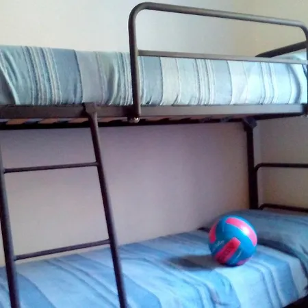 House With 2 Bedrooms In With Furnished Balcony 2 Km From The Beach 度假居 *
