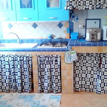 House With 2 Bedrooms In With Furnished Balcony 2 Km From The Beach *