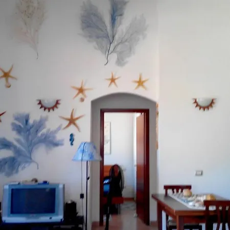 House With 2 Bedrooms In With Furnished Balcony 2 Km From The Beach