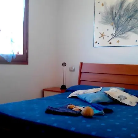 House With 2 Bedrooms In With Furnished Balcony 2 Km From The Beach 度假居 *