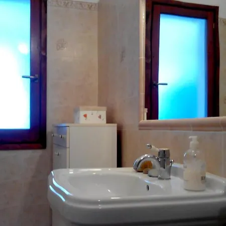度假居 House With 2 Bedrooms In With Furnished Balcony 2 Km From The Beach 布杰鲁